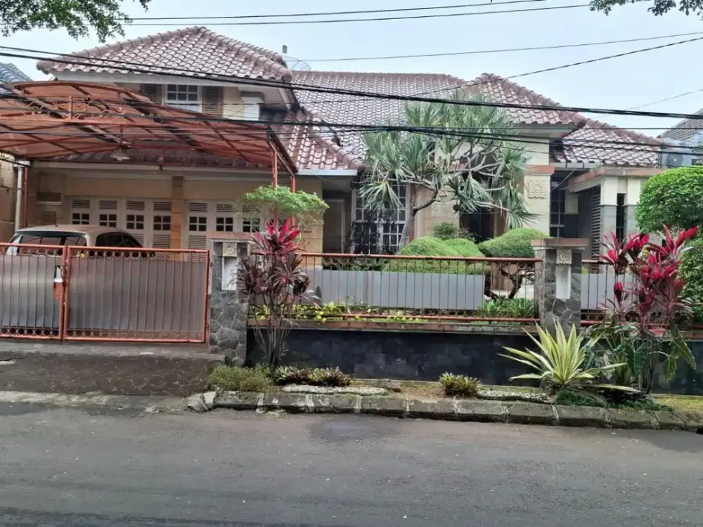 Rumah mewah 2 lt dkt tol  SHM di jl utama Bogor Raya Permai Curug Bogor