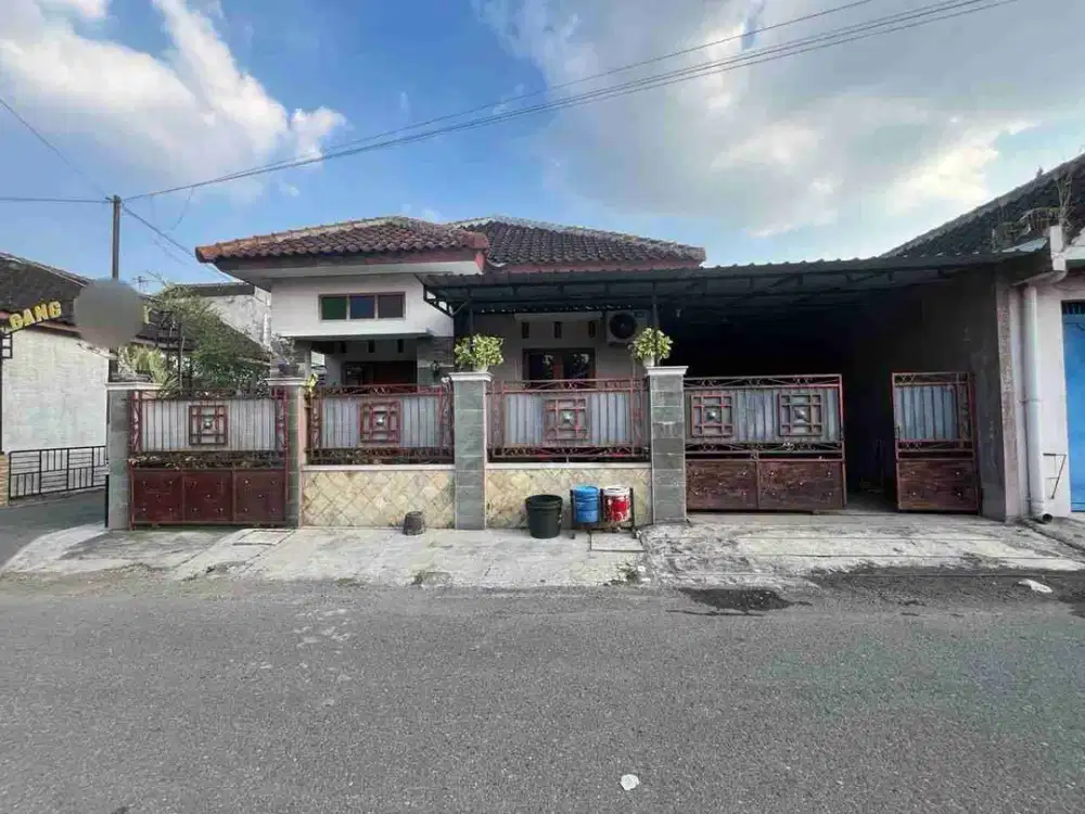 rumah full furnished luxury siap huni dekat Manahan solo