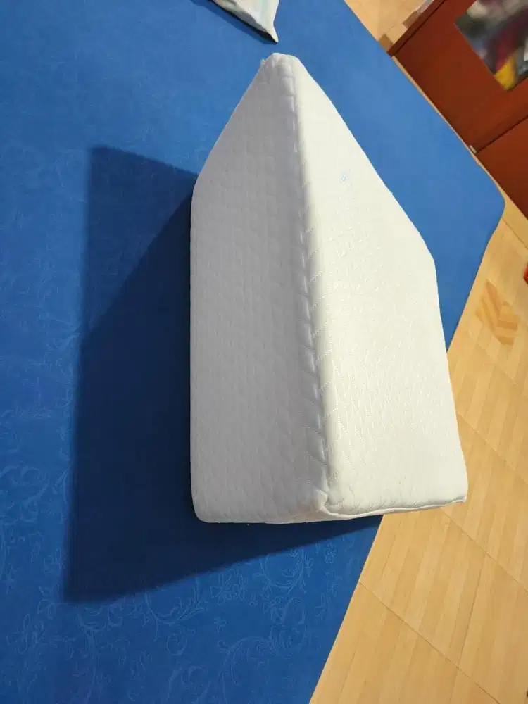 VABLO BEDSIDE / WEDGE PILLOW MEMORY FOAM