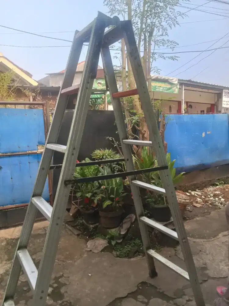 Tangga lipat  aluminium 2.5 meter