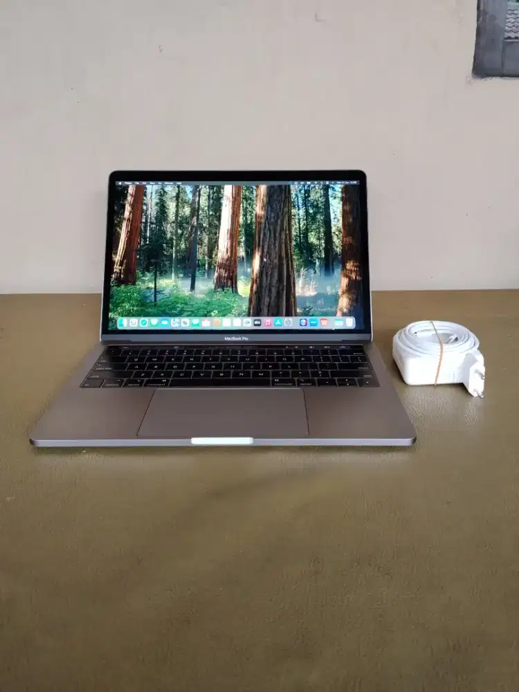 Macbook Pro 2019 16/256 Space Grey Min Cam/Key
