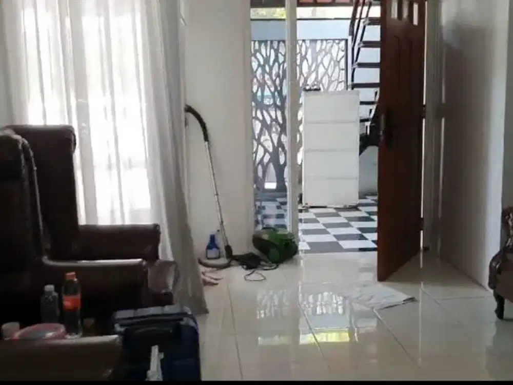 Rumah 2 Lantai Nyaman di KBP Tatar Naganingrum