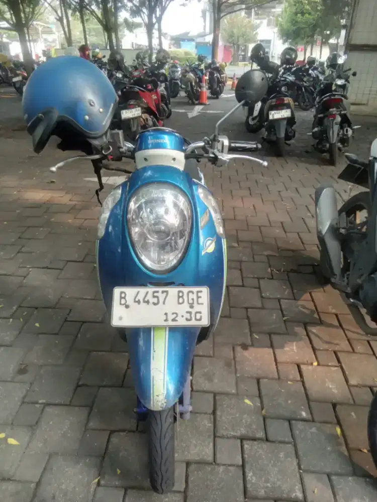 Di jual motor Scoopy