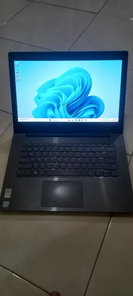 DIJUAL LENOVO V330
