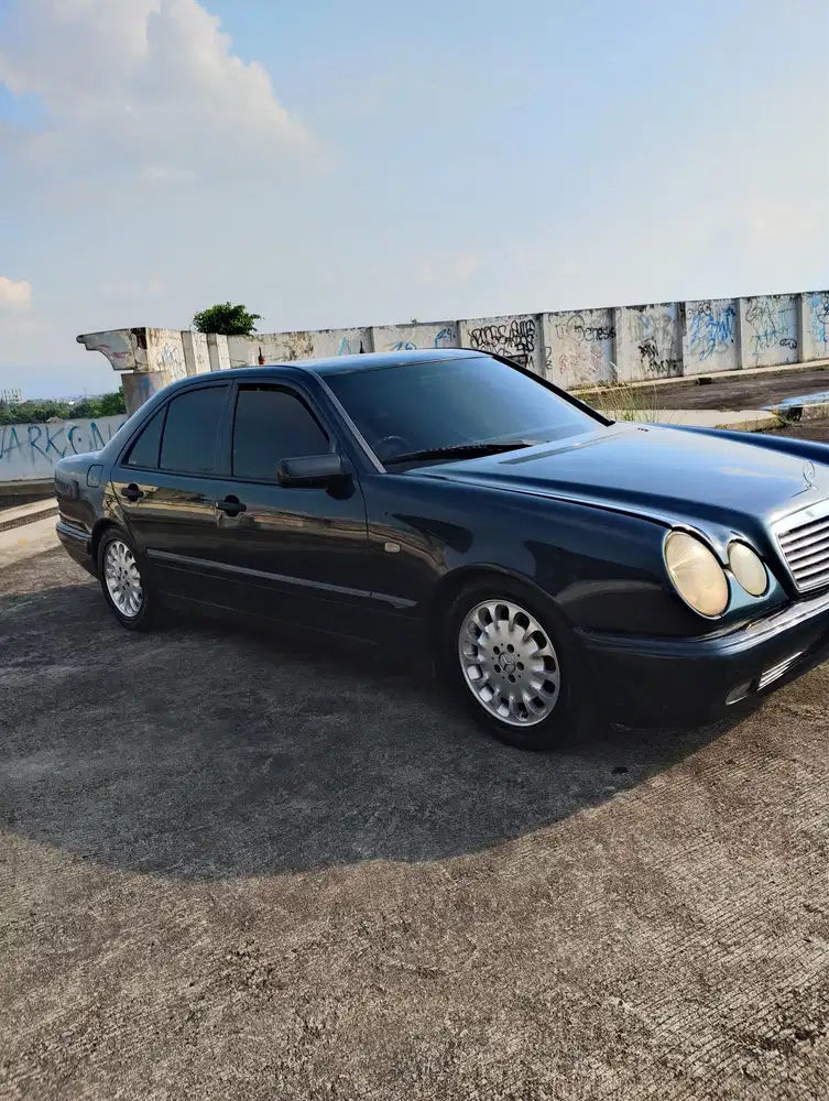 Mercedes-Benz E230 1997 Bensin