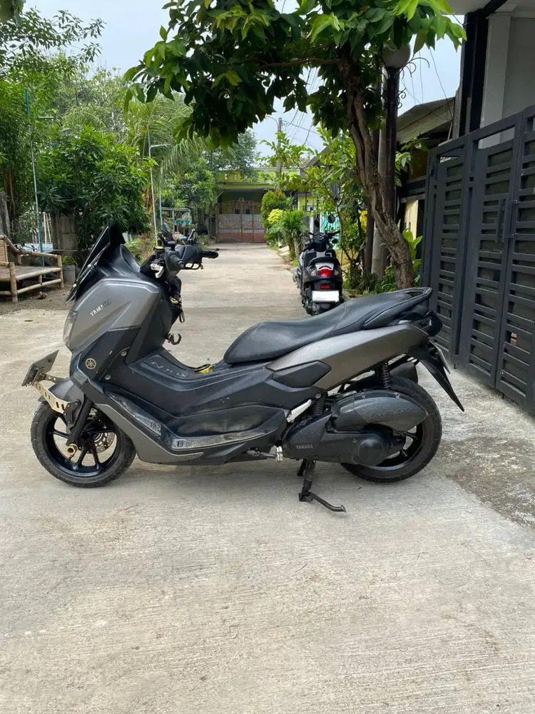 Yamaha NMAX 2017 Abu-Abu Pajak Hidup Siap Pakai