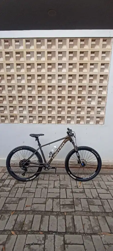 Sepeda MTB United Clovis 6.10