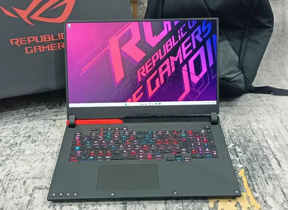 Asus ROG G713QR Ryzen 9-5900HX 16GB 1TB RTX 3070 8GB 130W 17 300Hz