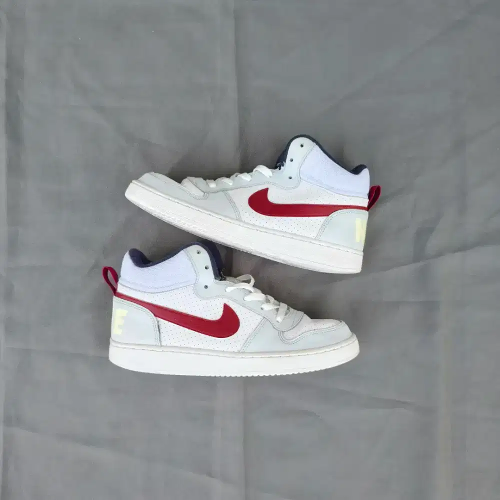 Nike court borough mid