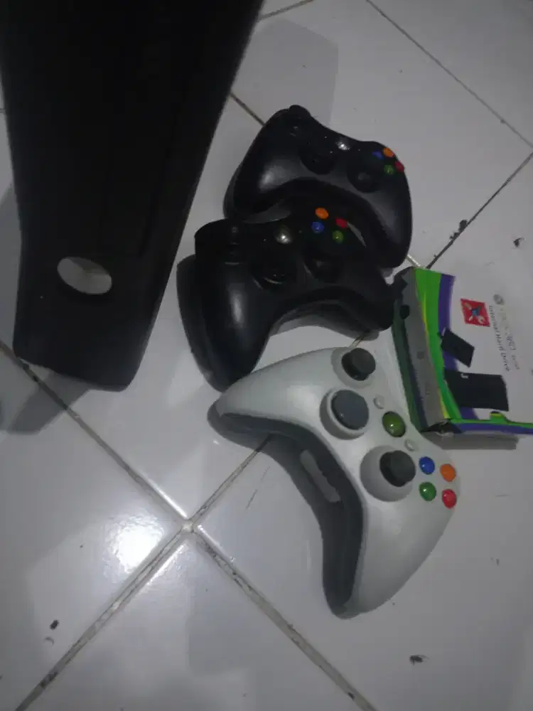 Xbox 360 HEN+3 controller+2 hard disk