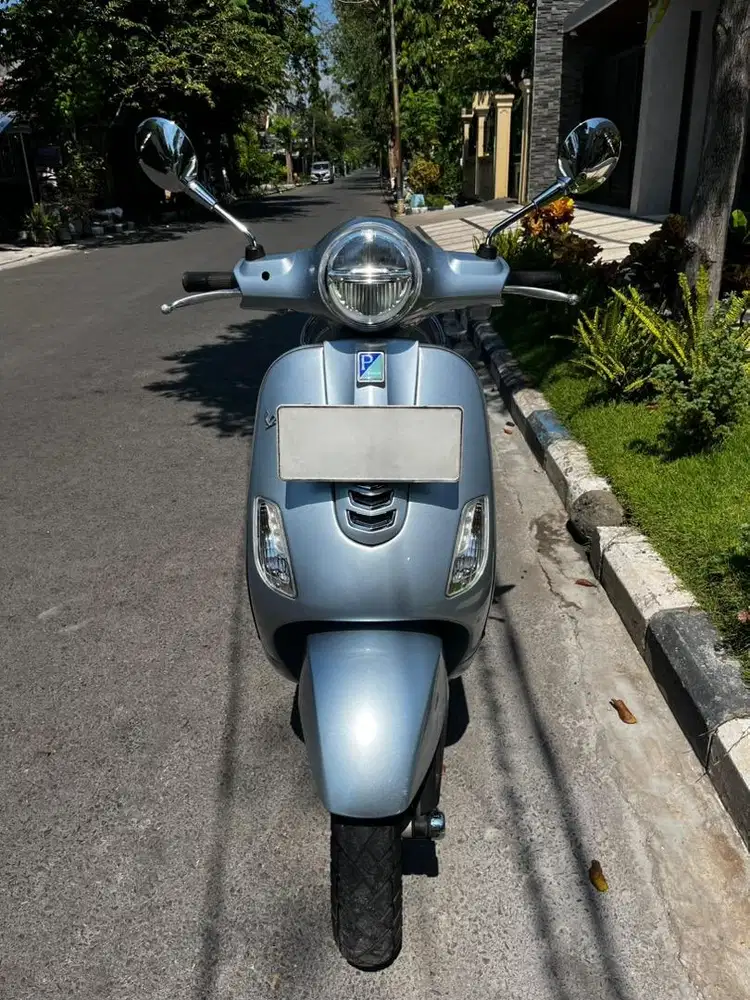 Piaggio Vespa LX 125 th 2023 Grey Delicato