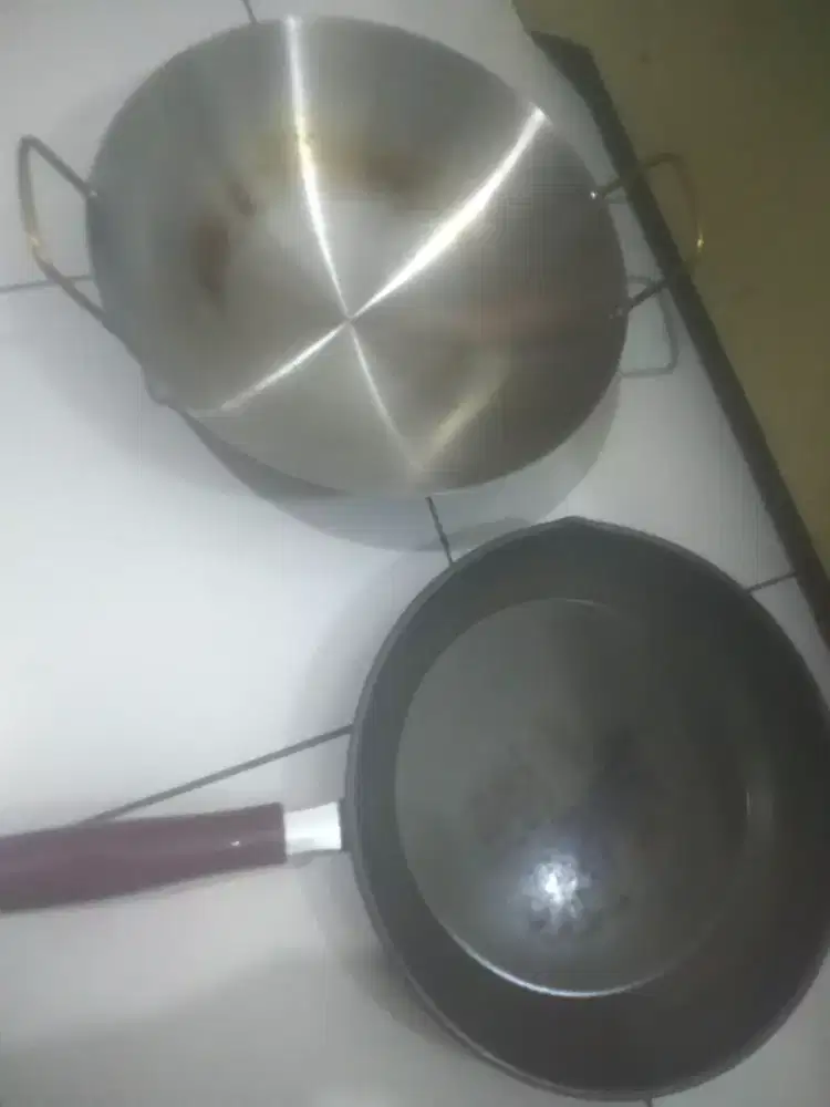 jual 2 penggorengan 30cm..