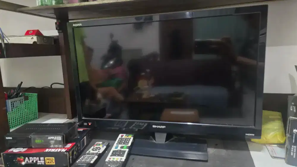 TV SHARP LED LC-24LE507I + ST Box Matrix Apple (Jual Cepat)