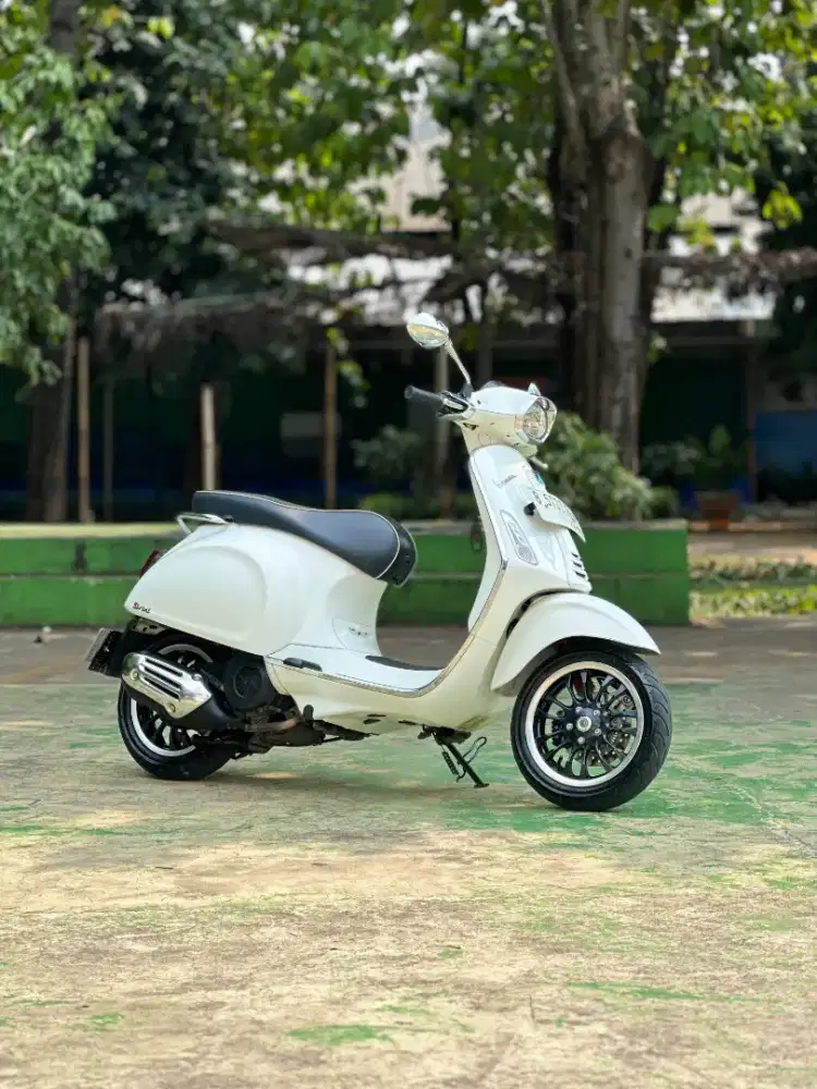 DIJUAL VESPA SPRINT 150 IGET ABS LED THN 2020 PERFECT CONDITION