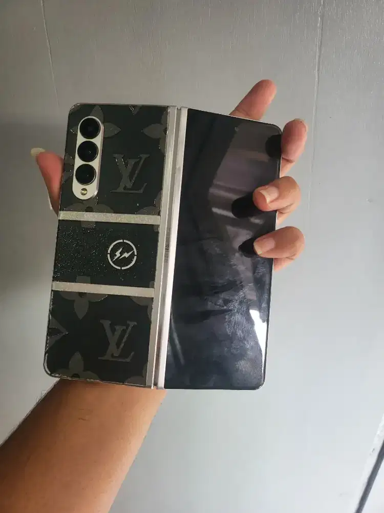 Samsung z fold 3 BU