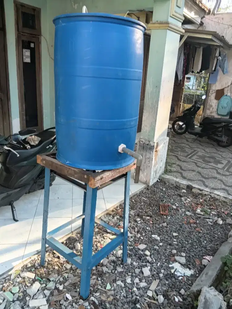 Jual tandon  air+ kaki / dudukan tandon dari besi siku