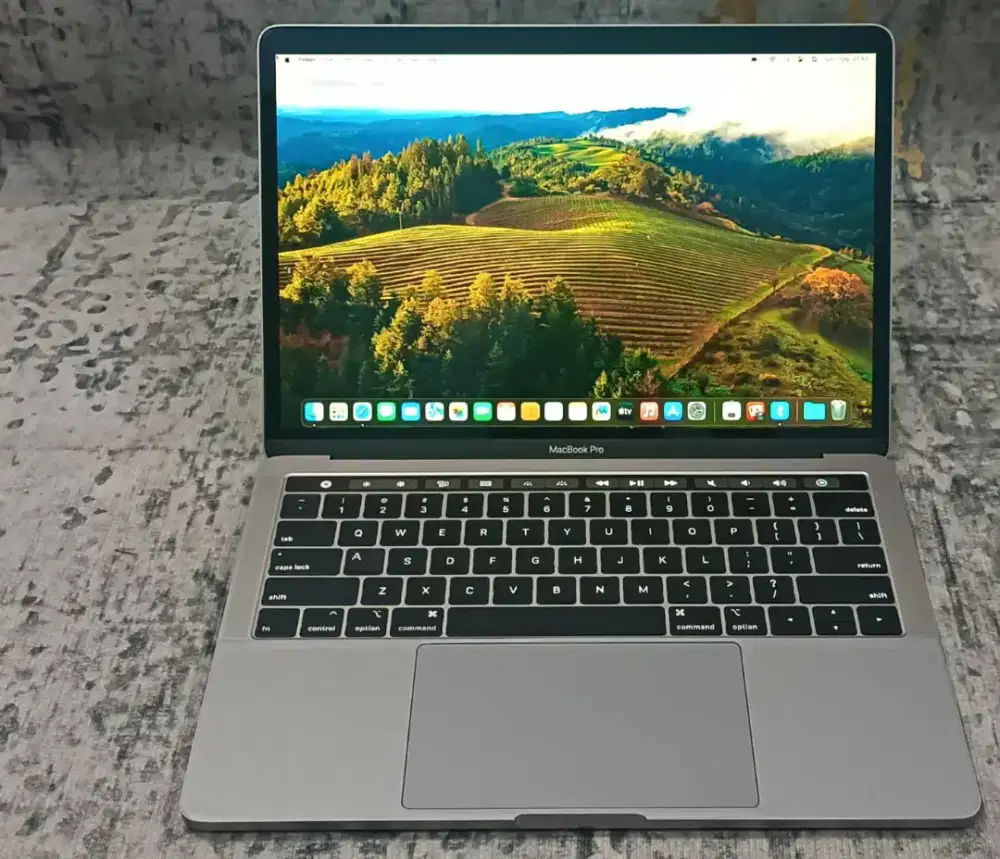 MacBook Pro TouchBar 13 2019 Core i7 16GB 256GB Gray Like New