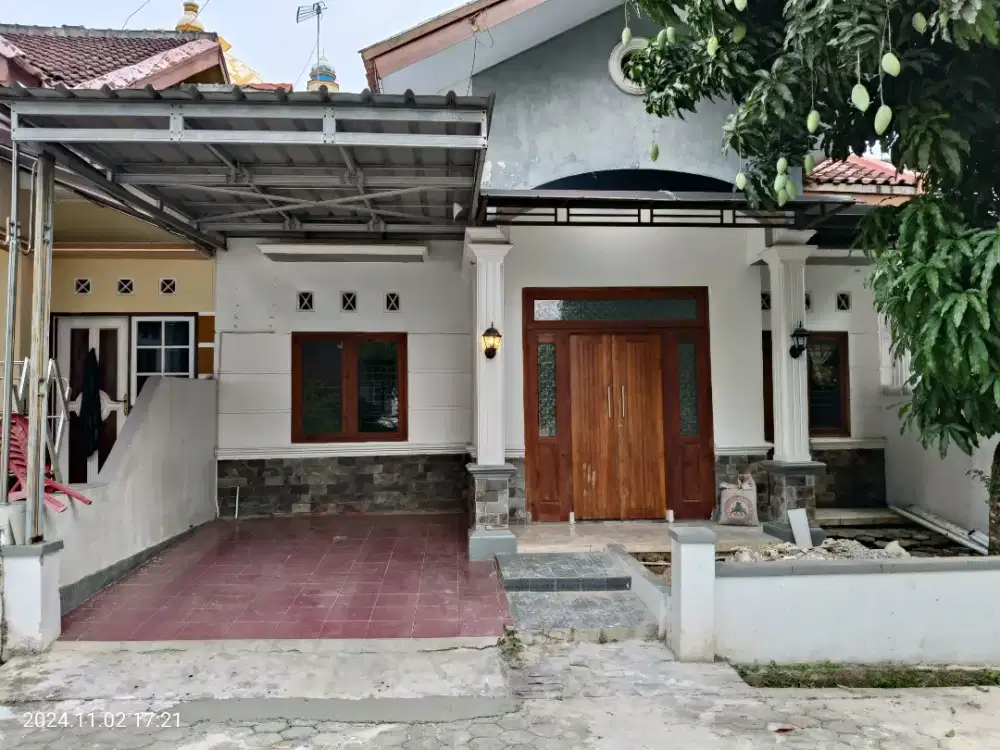 Disewakan, rumah cluster, lokasi strategis