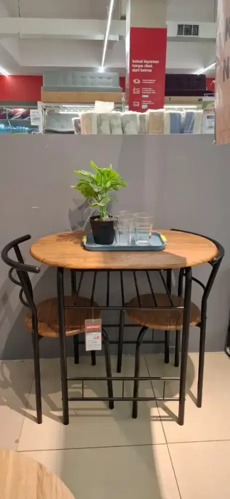 SET MEJA KURSI MAKAN 600RIBUAN