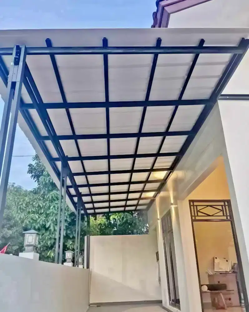 Kanopi baja ringan dan garasi