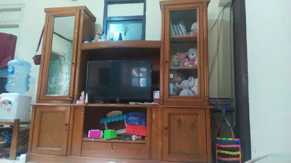 lemari tv bekas