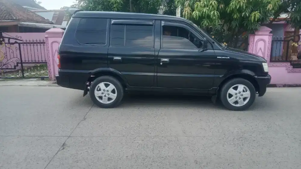Mitsubishi kuda Gl bensin 1,6 manual