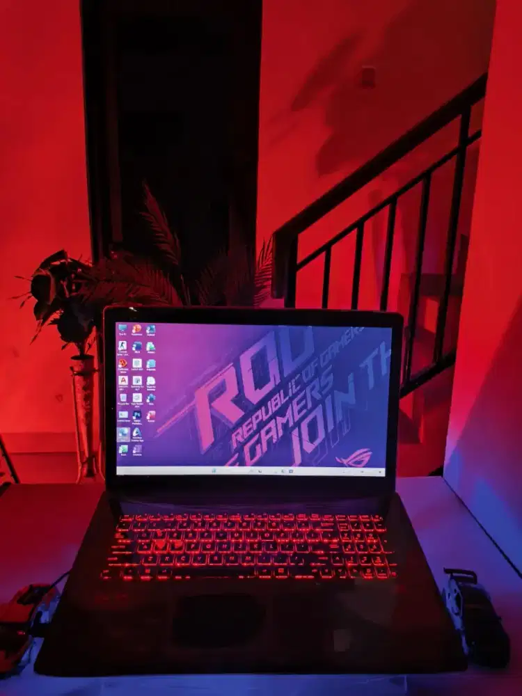 ASUS ROG GL752VW-303 [RAM 16Gb/ SSD+HDD/VGA NVIDIA GTX]