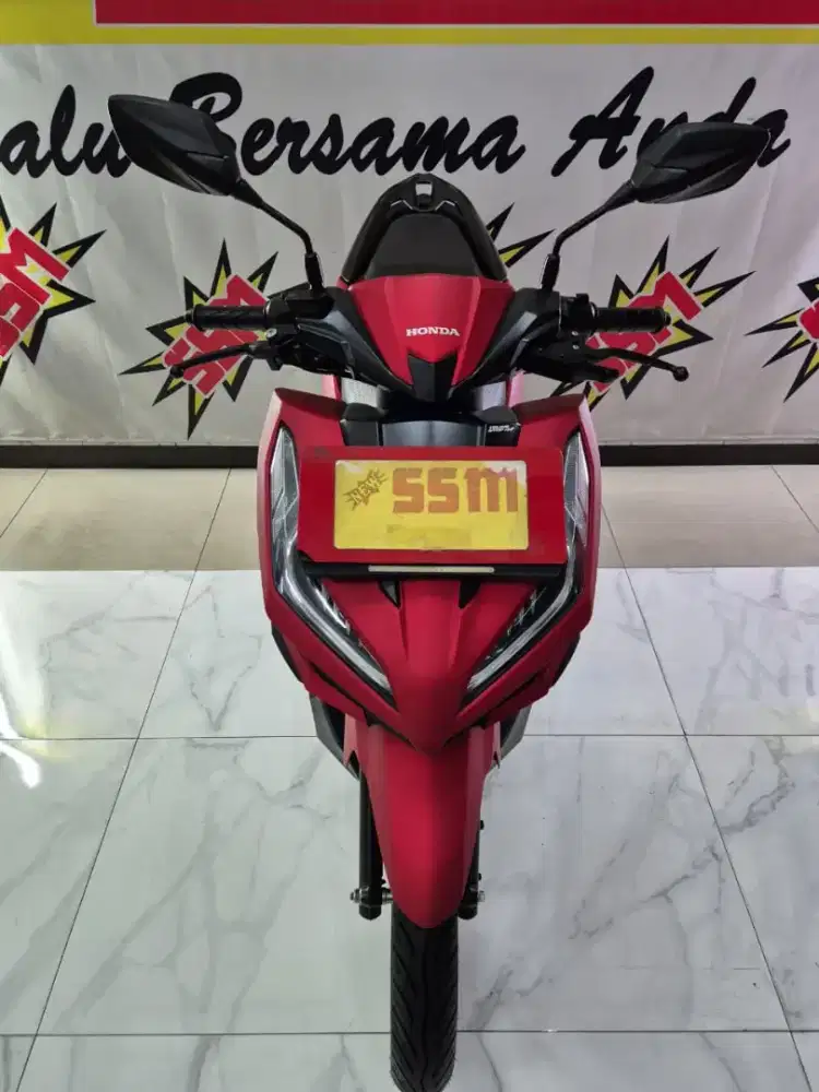 New Vario 125 redDOff keyless