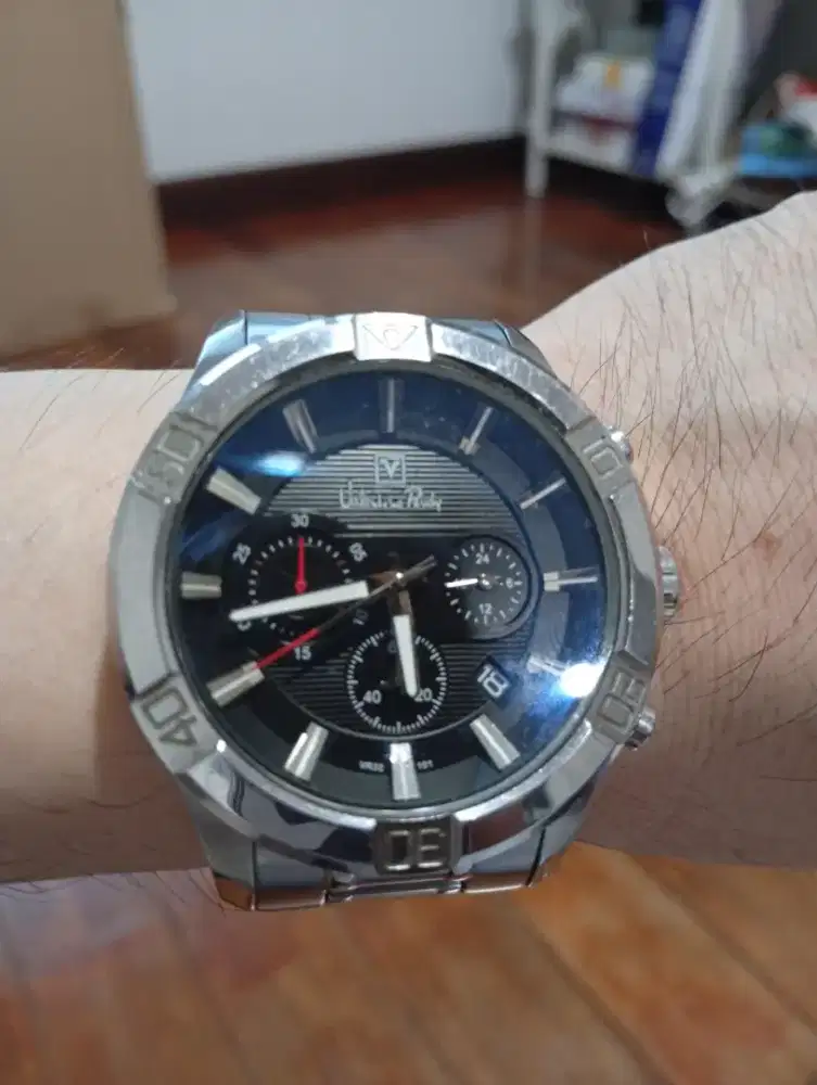 Dijual jam tangan Valentino Rudy