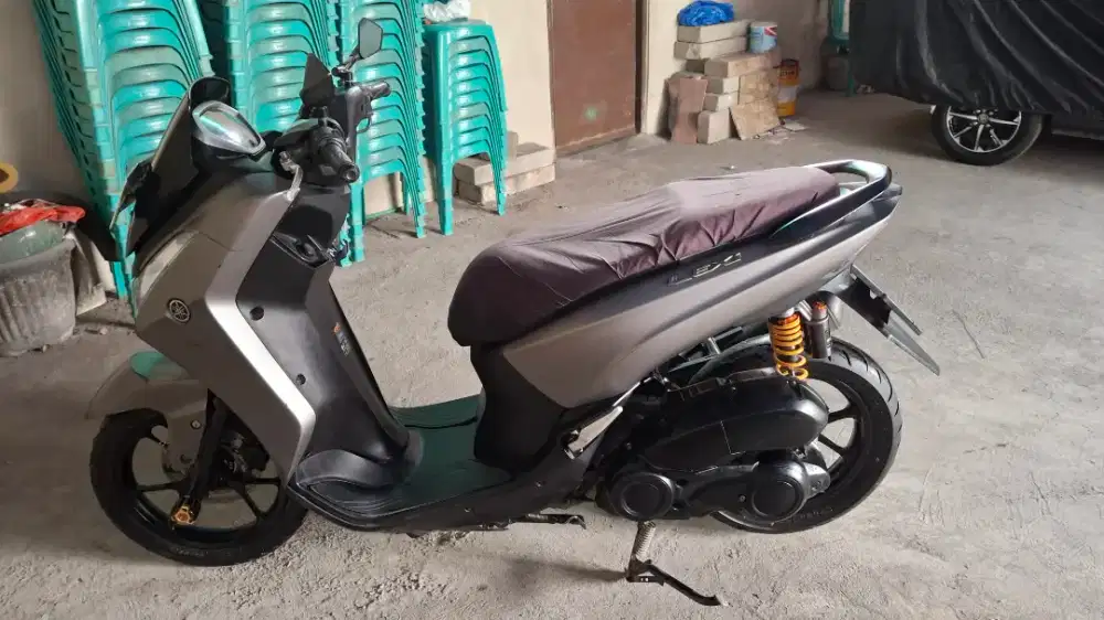 Yamaha Lexi 125cc Grey Mulus !!!
