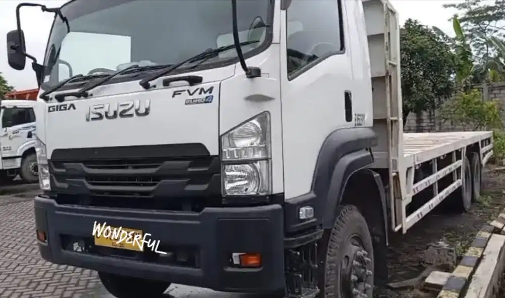Isuzu GIGa FVM 285PS Tronton 6×2 BakBesi 9.7mtr km15rb Hino Lohan Fuso