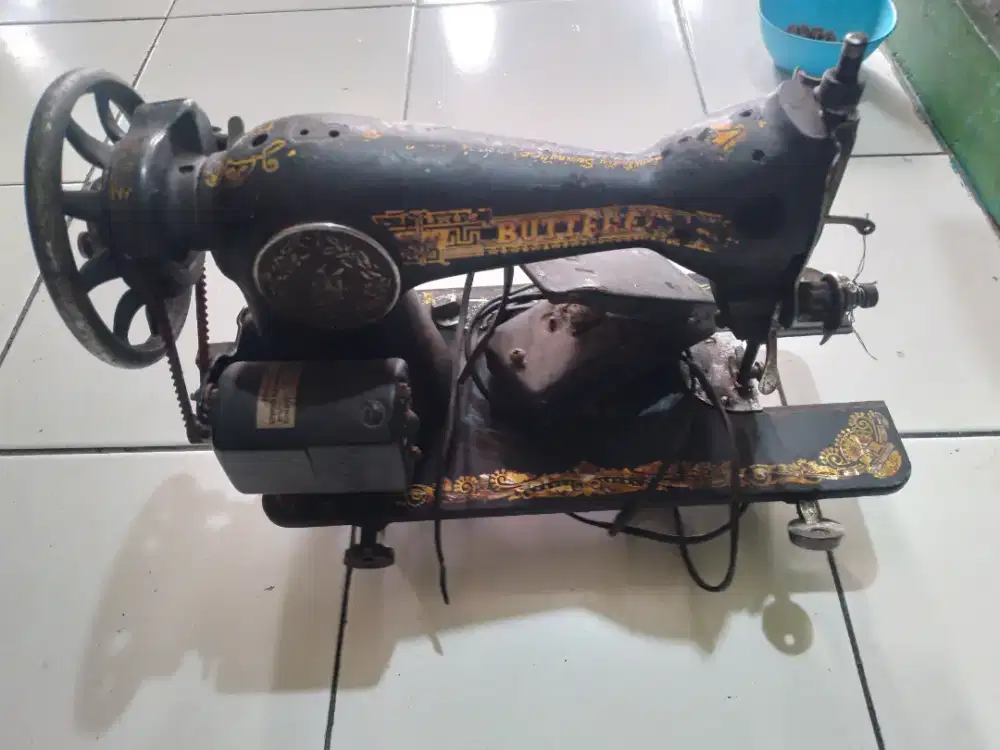 Mesin jahit butterfly