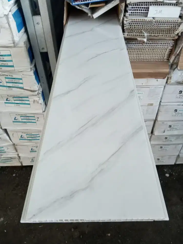 Plafon PVC terpasang berkualitas & banyak motif baru
