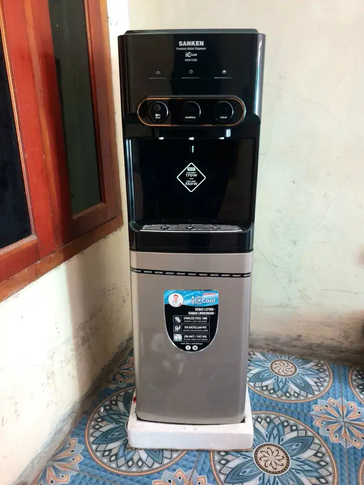 Dispenser galon bawah