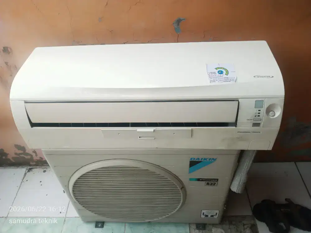 AC Daikin inverter 1 pk r32
