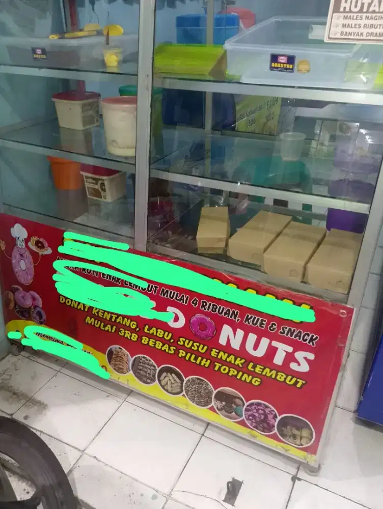 Etalase Bekas Kue Murah