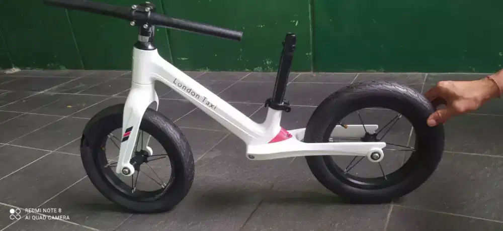 Sepeda anak kick bike pro