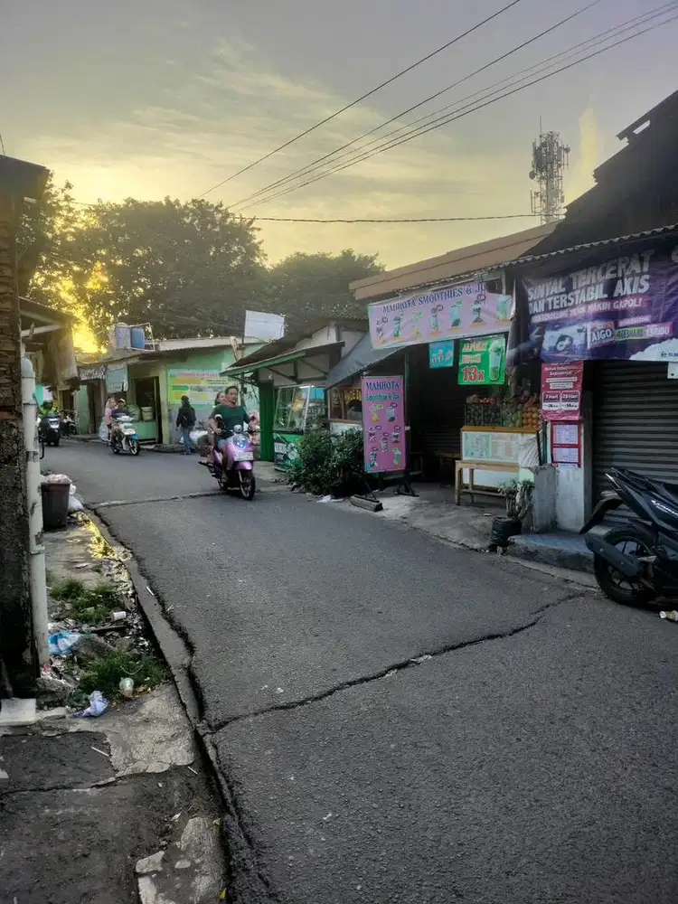 Di jual ruko depan jalan sudah di dak