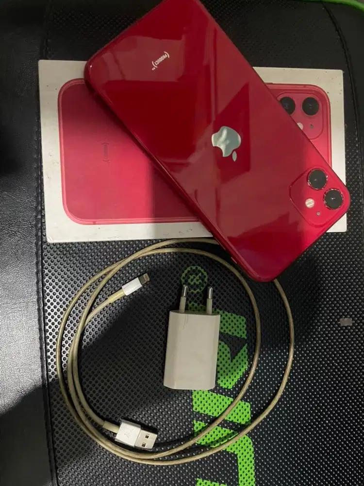 Dijual Iphone 11 red 64gb ex ibox beli awal rilis 2019