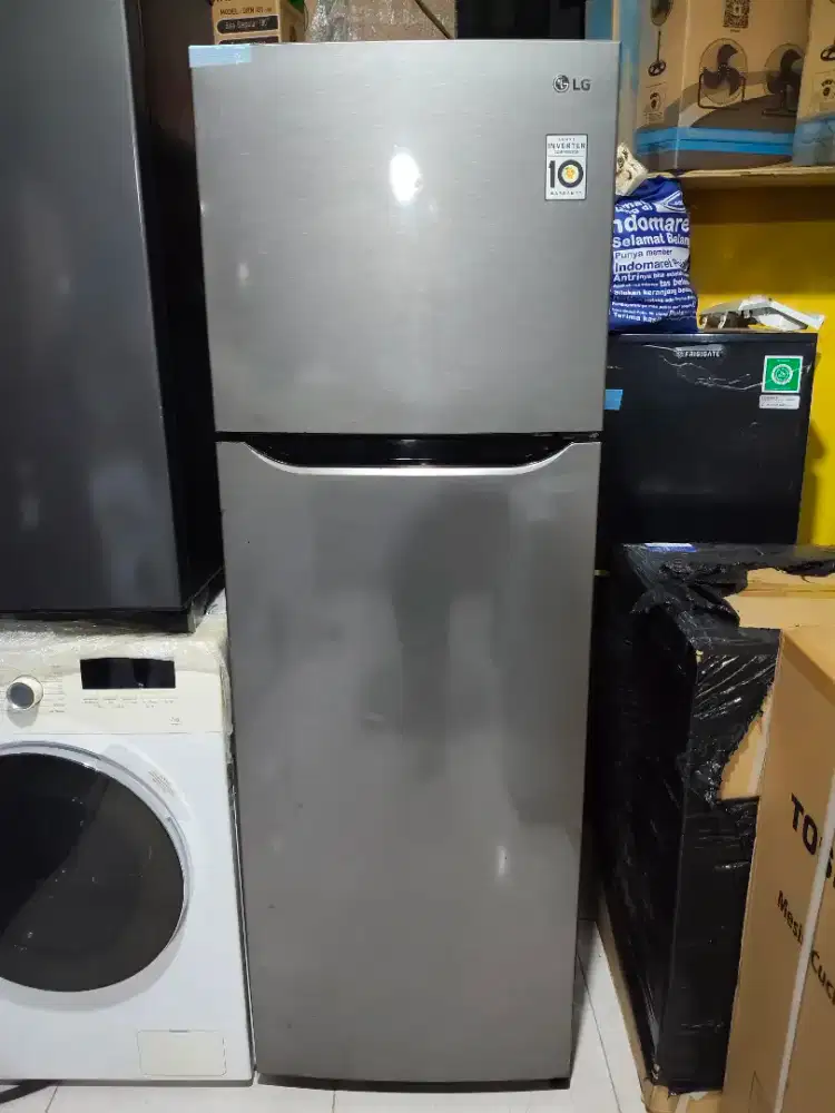Kulkas LG Inverter jumbo 2pintu istimewa normal dan masih orisinil