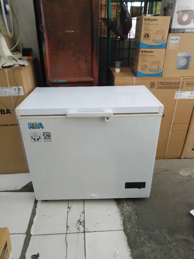 FLIZER RSA UKURAN 210LITER BARANG MASIH ORI BLM PERNAH SERVIS