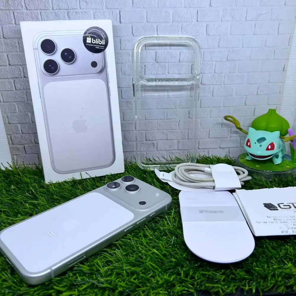 Iphone 17 pro 256 ibox silver bh 100 garansi on Jan 2027