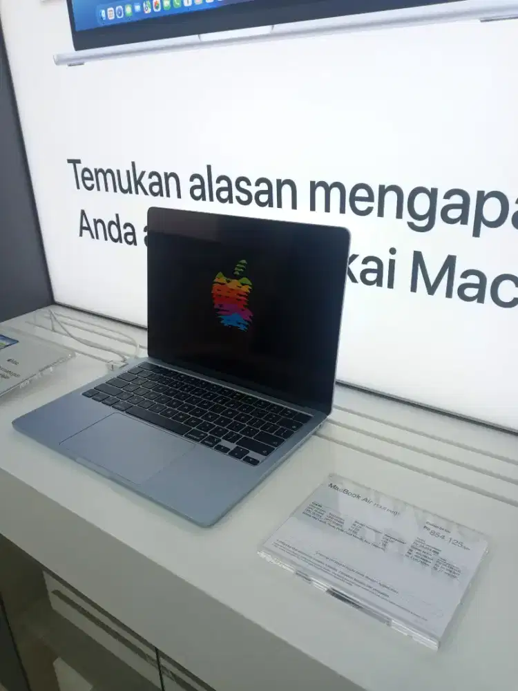 Macbook air 13,6 inci