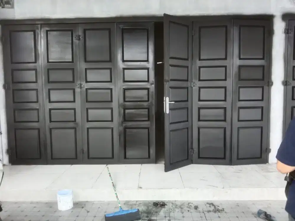 Pintu besi bahan plat