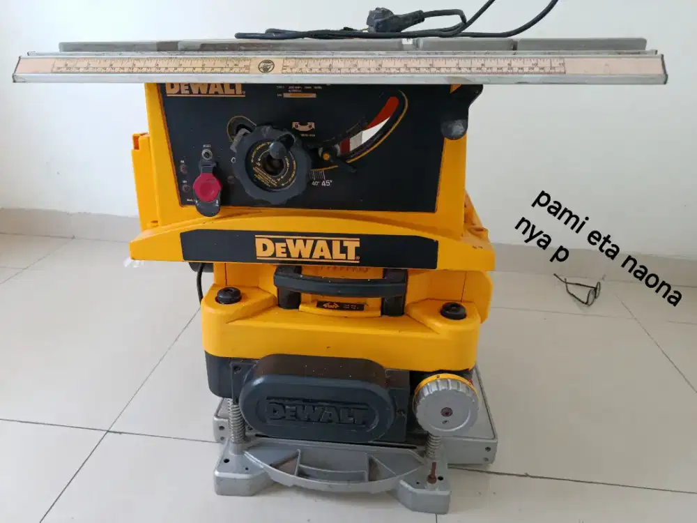 Mesin serut listrik dewalt dw735