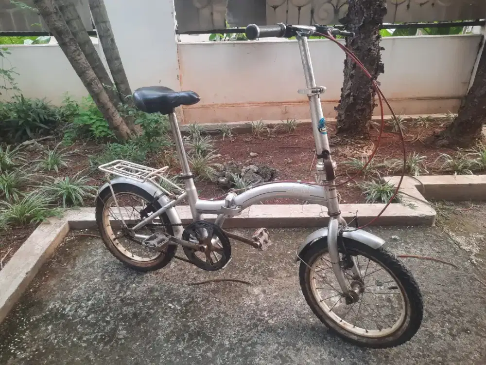 Sepeda lipat united stylo 16