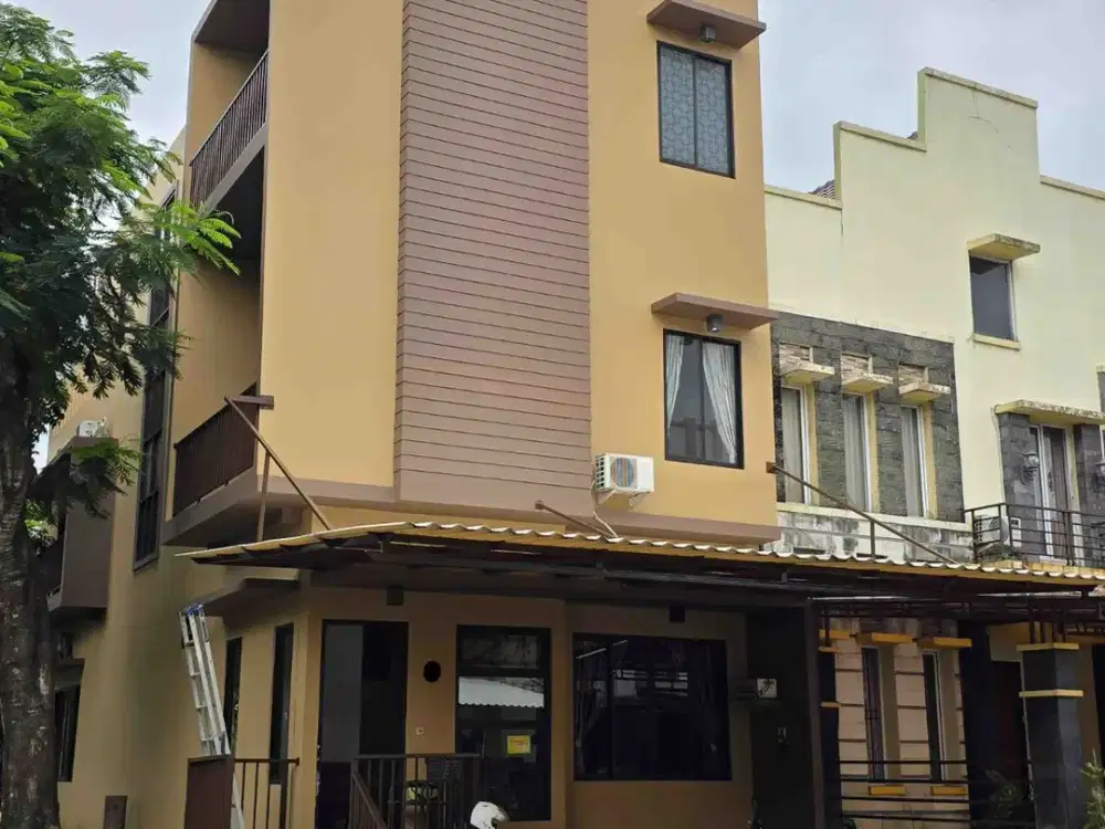 Rumah Hook 3 Lantai 5+1 Kamar di Taman Holandia
