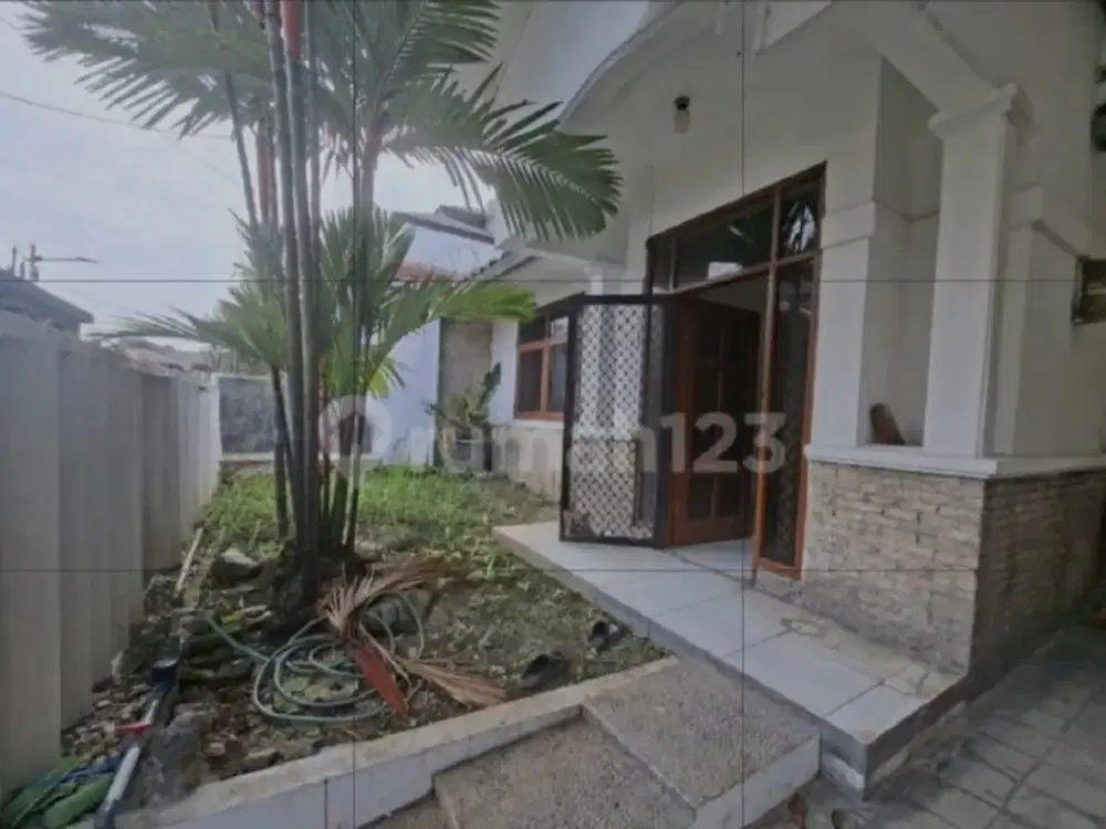 Rumah Siap Huni Terawat di Taman Sakura Dekat TOL Pasko