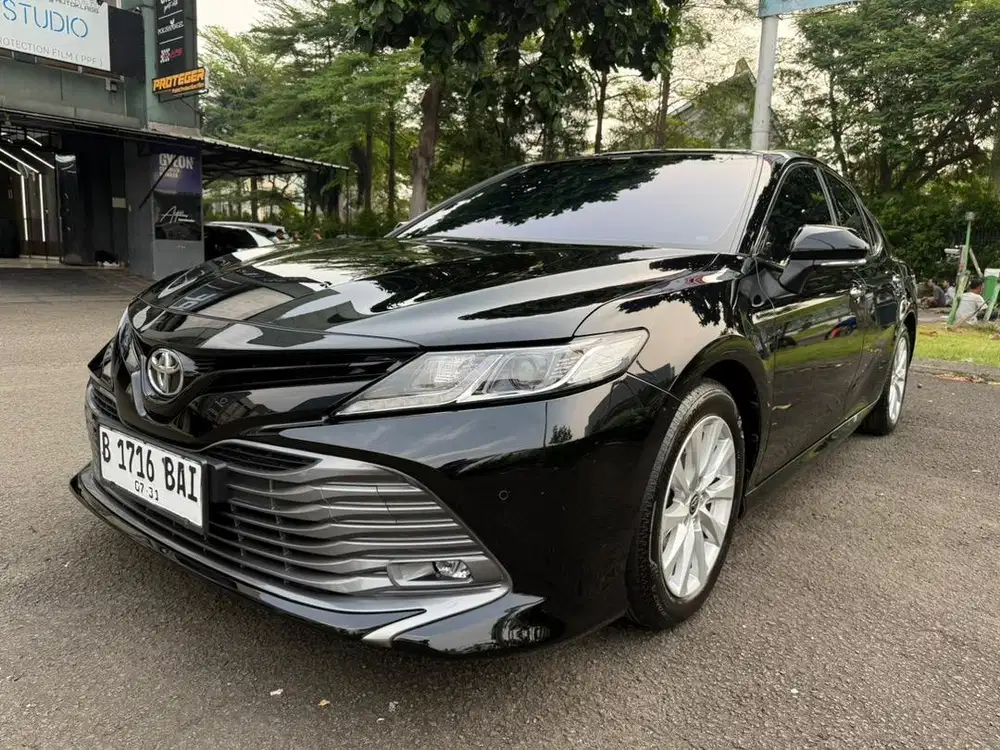 Toyota new Camry 2.5 V 2021  Super antik original servis record
