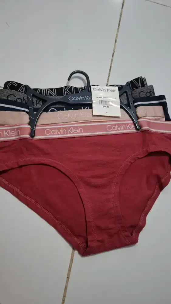 CELANA DALAM CALVIN KLEIN..ORIGINAL